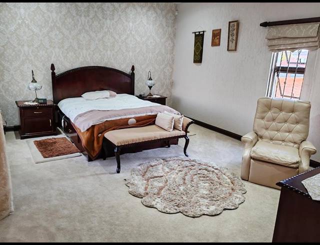 4 BEDROOM HOUSE FOR SALE IN LENASIA